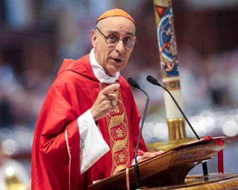 Vatican warns rebel Catholic group it risks excommunication