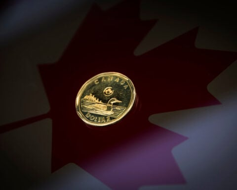 Canadian dollar extends daily losing streak as BoC minutes show patience