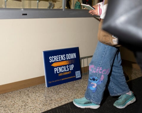 Some parents don't want their kids to use tech at school. But districts are pushing back