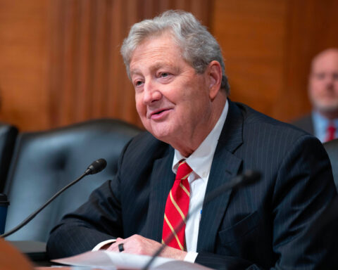 Senators approve withholding their own pay during government shutdowns