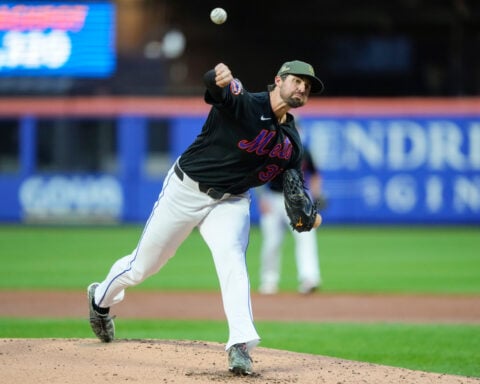 Mets pitcher Clay Holmes sidelined indefinitely with broken leg after getting hit by line drive