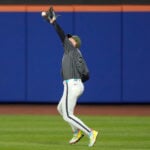 Weaver escapes bases-loaded jam against former team, Mets beat Yankees 6-3 to even Subway Series