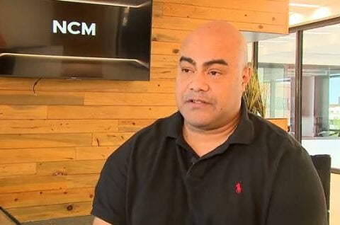 Man who received kidney from movie fan now paying it forward