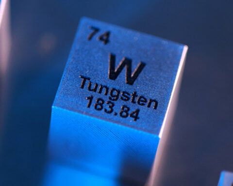 U.S. drill bit makers ramp up shift to steel as tungsten prices surge