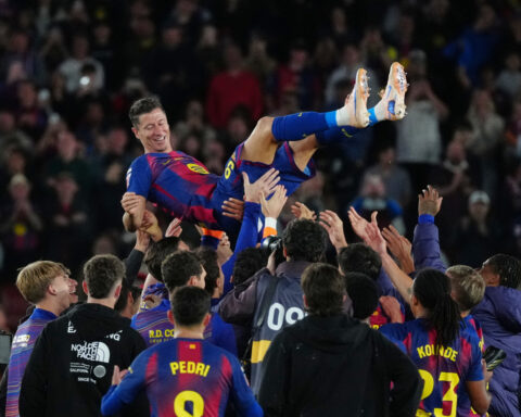 Barcelona wins in Lewandowski's farewell. Sevilla avoids relegation despite loss to Real Madrid