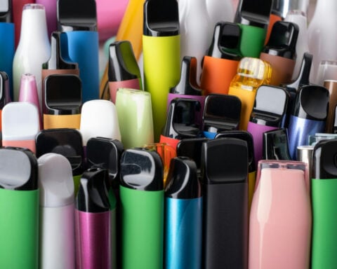 Flavored vapes led to a major shake-up at the FDA – 3 health policy analysts explain the science behind the controversial products