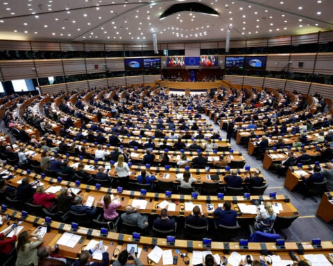 EU prepares to cut US import duties to avoid Trump tariff hike