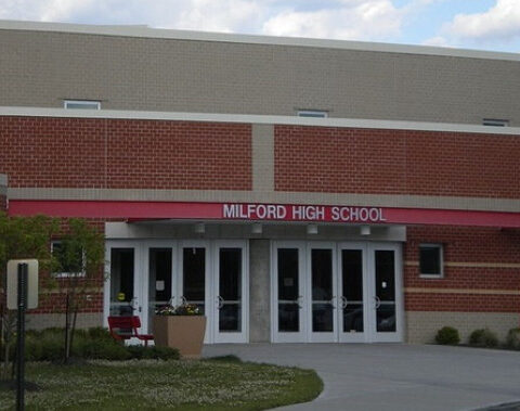 Community group pays $7K in fees for seniors to walk at graduation
