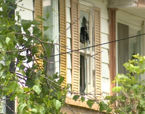 2 neighbors injured, homes and cars damaged during exchange of gunfire in KCK barricade situation