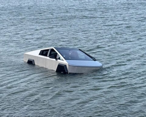 Driver intentionally drove Cybertruck into lake to use vehicle's "Wade Mode", police say