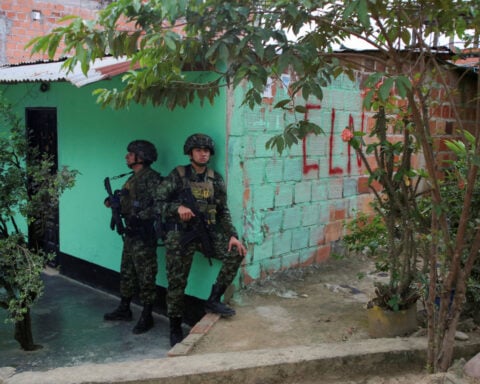Colombia's ELN rebels, FARC dissidents announce ceasefire for presidential election