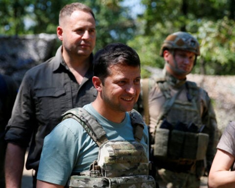 Ukraine to beef up northern defences over Russian offensive plans