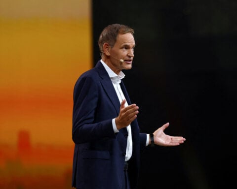 Volkswagen is not in talks with Chinese, CEO says in bid to calm workers