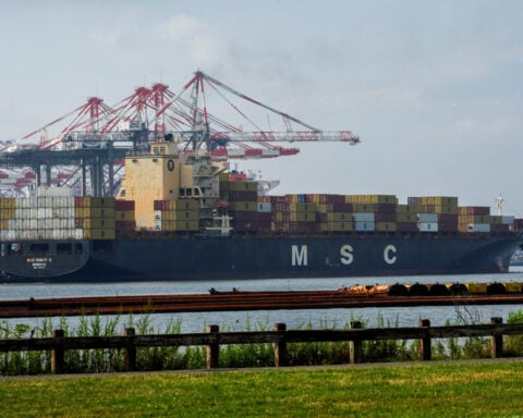 USTR welcomes EU progress on trade deal, says Brussels must also address non-tariff barriers