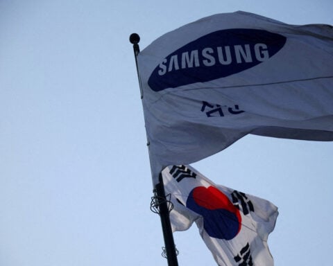 Samsung's deal with union hailed as a victory as bonuses less generous than SK Hynix's