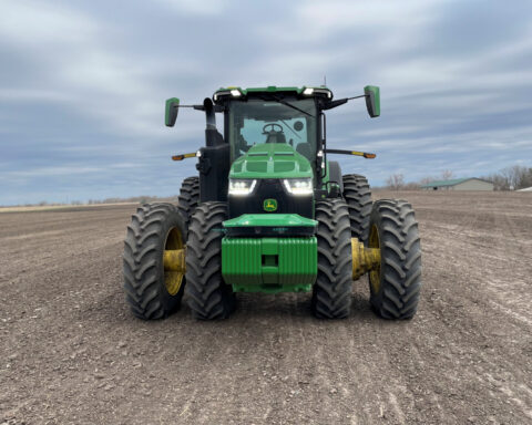 Deere keeps full-year profit target unchanged, taking sheen off quarterly earnings beat