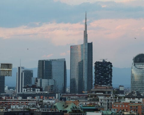 Italy could take economic growth lessons from Spain, stats bureau says