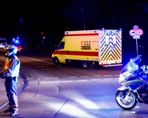 Family of US Ebola patient admitted to Berlin isolation ward