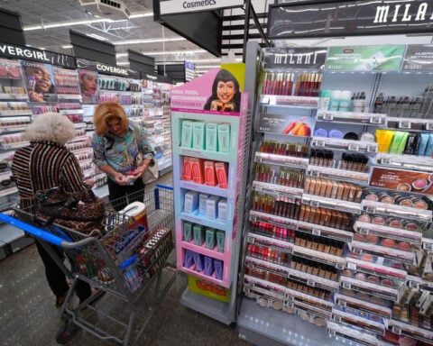 Walmart wins over broader swath of consumers, but global uncertainty clouds outlook for retailers
