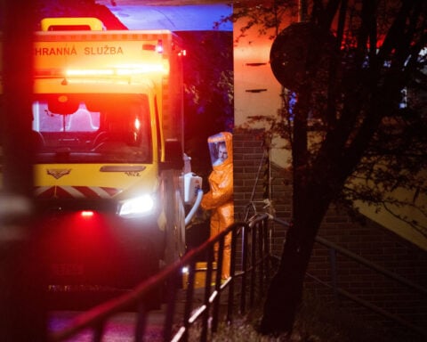 US-bound flights with passengers who were in Ebola-affected region must land at Dulles airport for health screening
