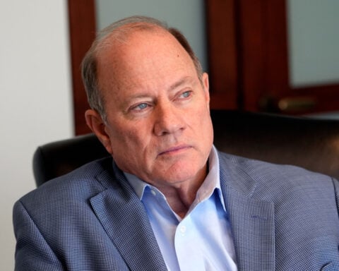 Former Detroit Mayor Duggan cites toxic political climate, suspending his run for Michigan governor
