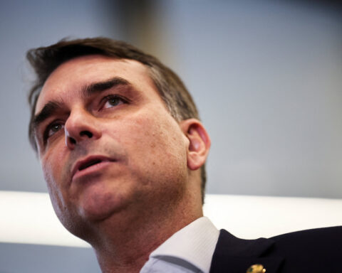 Brazil Senator Bolsonaro seeks White House meeting amid campaign crisis, sources say