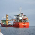 Chinese container ship among few vessels crossing Hormuz amid deadlock to open waterway