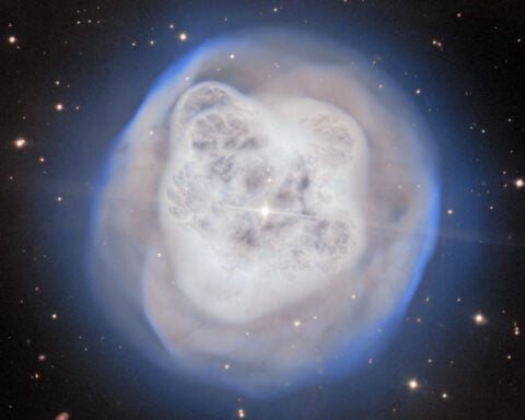 Dying star resembles a billowing crystal ball in new telescope photo