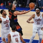 Hart scores 26 and the Knicks move 2 wins from the NBA Finals with a 109-93 victory over the Cavs