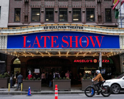 Paul McCartney helps Stephen Colbert say goodbye to 'Late Show'