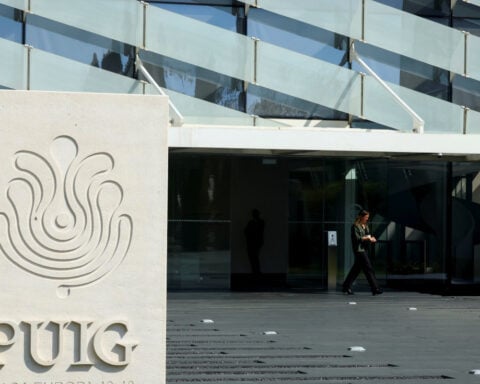Estée Lauder soars, Puig dips after merger talks collapse