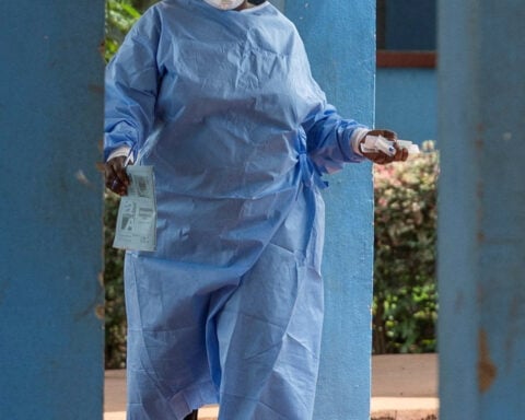 Volunteers go door-to-door in Congo to tackle Ebola rumors, Red Cross says