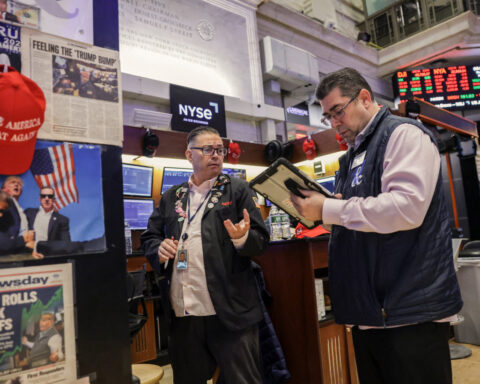 U.S. equity funds record outflows on caution over higher yields