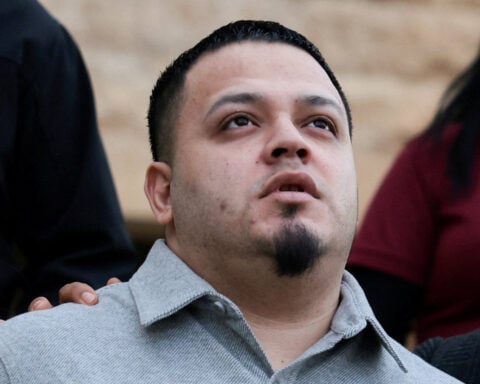 US judge dismisses Kilmar Abrego indictment, finding DOJ abused power