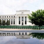 US regulators sign off on large bank 'living wills'