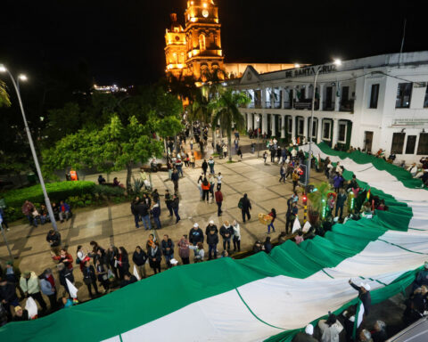 Bolivia to open 'humanitarian corridors' on Saturday to move supplies through blockades