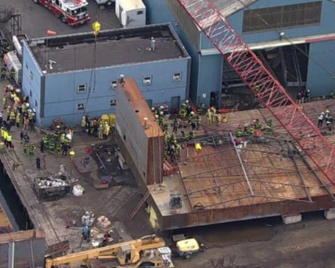 Staten Island shipyard explosion, fire leaves 1 dead, over 30 hurt