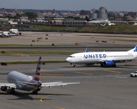 New York LaGuardia runway reopens after repairs