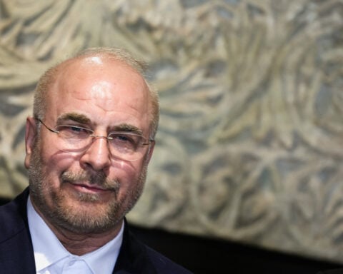 Iran's top negotiator says Tehran will not compromise in talks with US