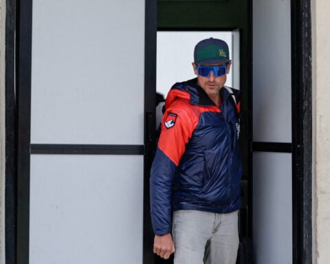 Everest operators must vet climbers better, says ascent record holder
