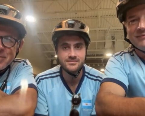 Argentines bike 10K miles through 17 countries to watch national team play in KC