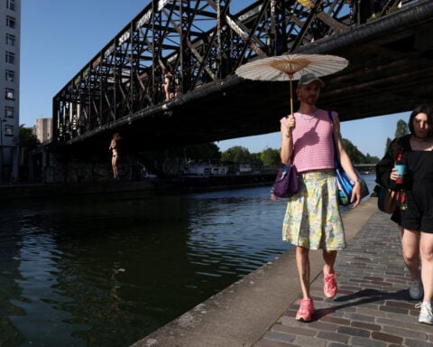 Seven die in France from causes relating to heat wave