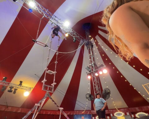 Parking lot becomes stage for a ringmaster’s redemption