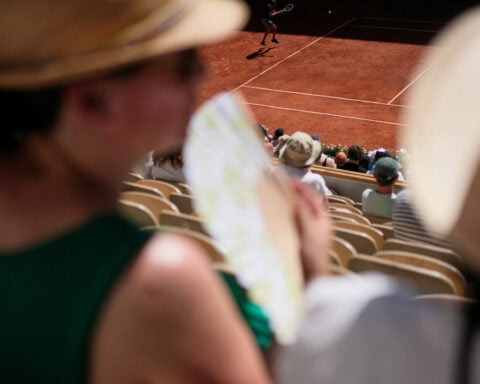 Sabalenka's necklaces sparkle in the sun during French Open win. Gauff, Osaka, Sinner advance