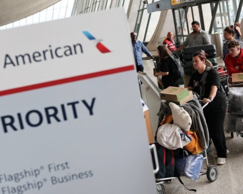 Trump raises refugee ceiling by 10,000 to bring in more white South Africans