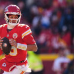Mahomes takes part in Chiefs' first voluntary workout, just 5 months after undergoing knee surgery