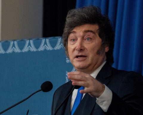 Peronist leaders in Argentina seek broad alliance as Milei loses support