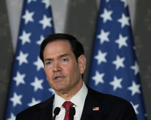 US puts its focus on keeping Ebola cases out of the country