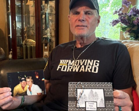 Man carries on late wife’s mission of spreading kindness