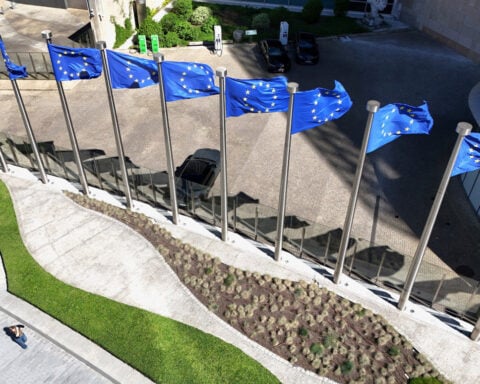 EU praises Bulgaria progress but sets August deadline for reform-linked aid